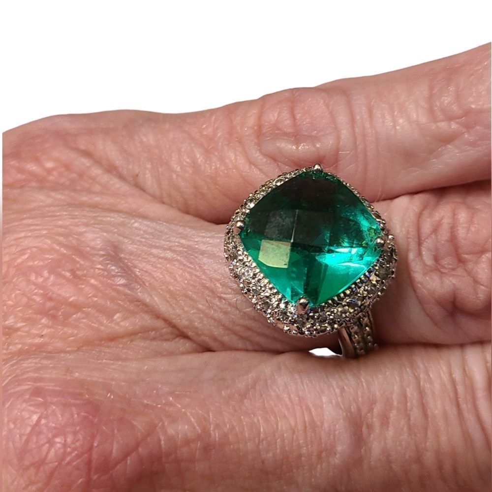 Vintage Ring Large Multifaceted‎ Green Stone Silver Setting sz 6